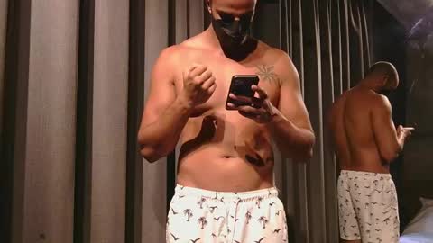 Snapshot of masked_arabic chatting on December 12, 8:47 am Akram online show from December 12, 8:47 am