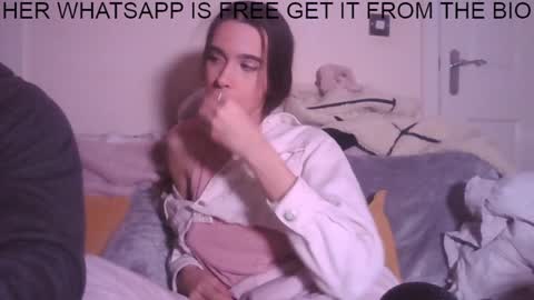 Snapshot of maskedman699 chatting on January 1, 11:40 pm Extreme Couple online show from January 1, 11:40 pm