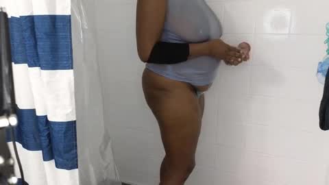 maskedmilf822397 online show from April 14, 12:27 am