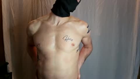 Snapshot of maskedyogaman chatting on February 1, 4:00 am maskedyogaman online show from February 1, 4:00 am