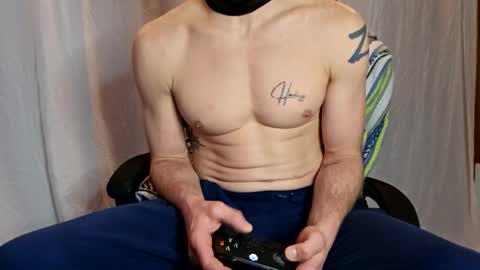 Snapshot of maskedyogaman chatting on February 15, 2:08 am maskedyogaman online show from February 15, 2:08 am