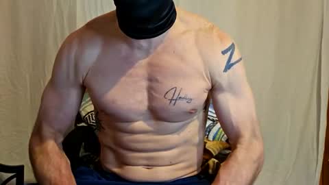 Snapshot of maskedyogaman chatting on February 25, 3:05 am maskedyogaman online show from February 25, 3:05 am