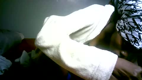 Snapshot of maskgang001 chatting on July 14, 2:05 am maskgang001 online show from July 14, 2:05 am