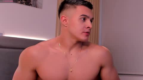 Snapshot of mason_bennet chatting on April 25, 9:45 pm Mason Bennet online show from April 25, 9:45 pm