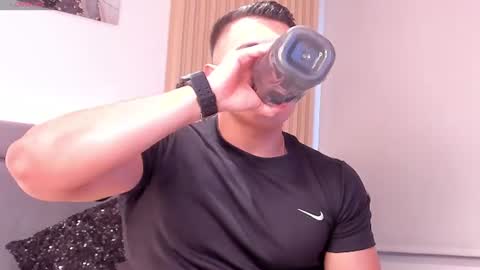 Snapshot of mason_bennet chatting on July 11, 8:11 pm Mason Bennet online show from July 11, 8:11 pm