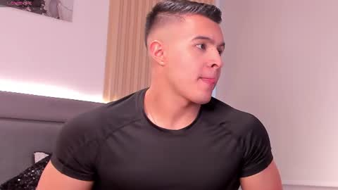 Snapshot of mason_bennet chatting on July 26, 8:49 pm Mason Bennet online show from July 26, 8:49 pm
