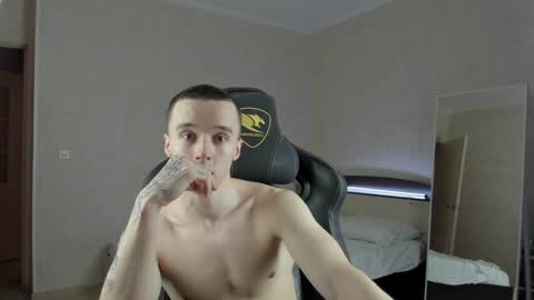 Snapshot of mason_warhol chatting on December 26, 3:27 am Mason online show from December 26, 3:27 am