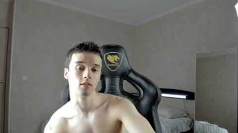 Snapshot of mason_warhol chatting on February 9, 11:46 pm Mason online show from February 9, 11:46 pm