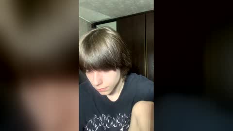 masonsilver_ online show from March 8, 3:38 pm