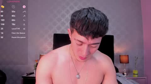 Snapshot of massimo_bianco chatting on December 18, 3:22 pm Massimo online show from December 18, 3:22 pm