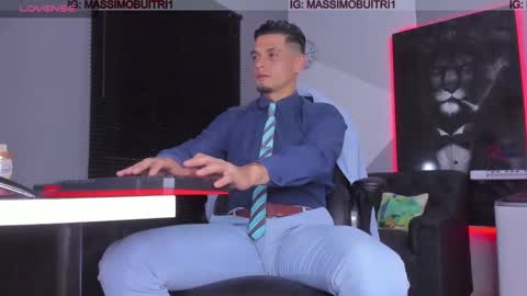 I am Massimo online show from December 6, 11:25 pm