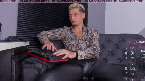 I am Massimo online show from January 18, 12:14 am