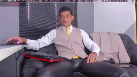 Snapshot of massimo_g chatting on April 29, 2:32 pm I am Massimo online show from April 29, 2:32 pm