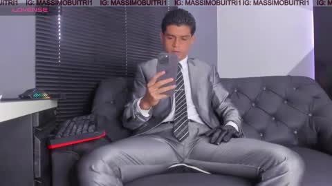 Snapshot of massimo_g chatting on May 9, 12:32 pm I am Massimo online show from May 9, 12:32 pm