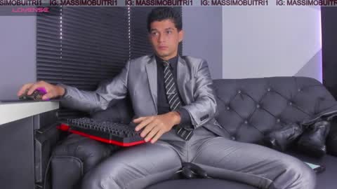 Snapshot of massimo_g chatting on May 10, 11:48 am I am Massimo online show from May 10, 11:48 am