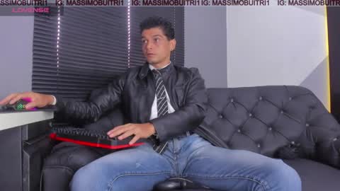 Snapshot of massimo_g chatting on May 13, 12:35 pm I am Massimo online show from May 13, 12:35 pm
