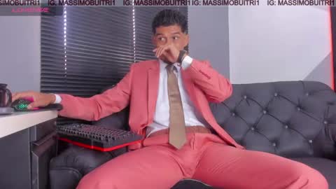 Snapshot of massimo_g chatting on May 28, 12:46 pm I am Massimo online show from May 28, 12:46 pm