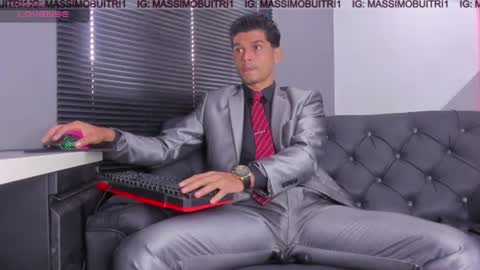 I am Massimo online show from July 4, 1:28 pm