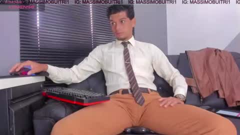 I am Massimo online show from July 15, 1:38 pm