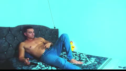 Snapshot of massimo_salazar chatting on February 9, 8:02 pm Massimo online show from February 9, 8:02 pm