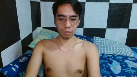 Snapshot of massive_boner02 chatting on January 12, 12:39 am massive_boner02 online show from January 12, 12:39 am