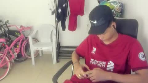 Snapshot of master_billy1 chatting on June 12, 5:28 am master_billy1 online show from June 12, 5:28 am