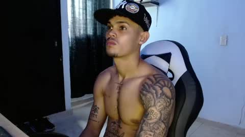 master_black777 online show from April 9, 4:56 pm