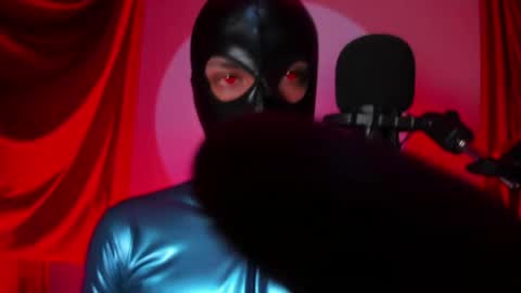 Snapshot of master_connor chatting on May 15, 11:34 pm Master connor online show from May 15, 11:34 pm