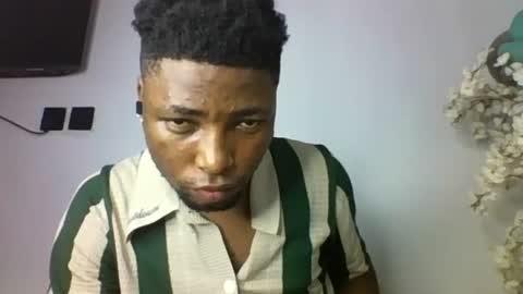 Snapshot of master_kael chatting on December 17, 11:22 pm Master Kael online show from December 17, 11:22 pm