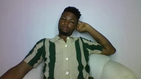 Snapshot of master_kael chatting on February 14, 12:07 am Master Kael online show from February 14, 12:07 am