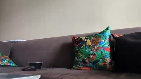 Snapshot of master_leoo chatting on February 9, 5:44 am master_leoo online show from February 9, 5:44 am