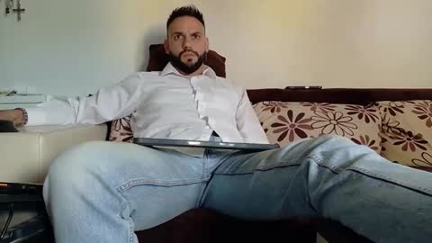 Snapshot of master_roberto333 chatting on May 2, 1:16 pm SIR online show from May 2, 1:16 pm
