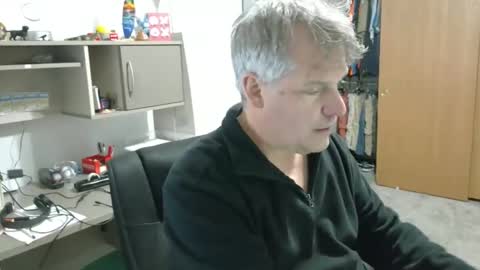 Snapshot of master_thorn chatting on March 10, 2:17 am Master Thorn online show from March 10, 2:17 am