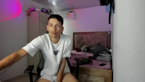 Snapshot of masteralda09 chatting on May 23, 6:56 pm Alpha junior online show from May 23, 6:56 pm