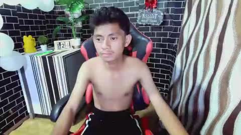 Snapshot of masteralex19 chatting on March 2, 11:06 am Alex online show from March 2, 11:06 am