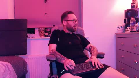 Snapshot of masterbailey chatting on February 22, 11:14 pm masterbailey online show from February 22, 11:14 pm