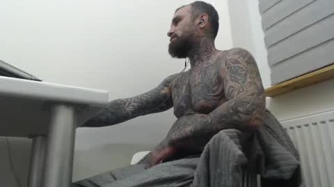 Snapshot of masterbigcock25 chatting on November 9, 9:24 pm FOLLOW ME ON more material many video cum online show from November 9, 9:24 pm