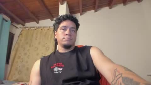 Snapshot of masterjuanc chatting on July 11, 12:02 am Juan Independent Model online show from July 11, 12:02 am