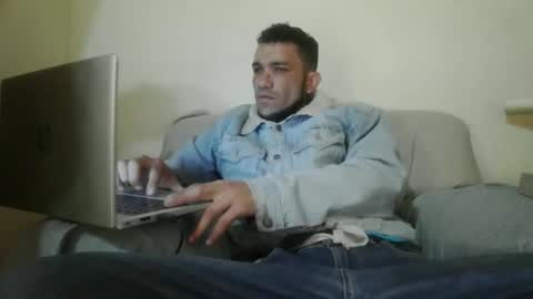 Snapshot of masterkiing chatting on February 13, 12:01 pm masterkiing online show from February 13, 12:01 pm