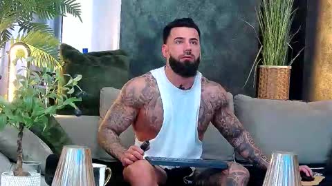 masterkingofmuscle online show from March 25, 9:26 am