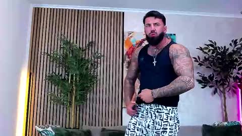Snapshot of masterkingofmuscle chatting on May 18, 8:14 pm masterkingofmuscle online show from May 18, 8:14 pm