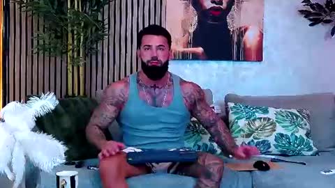 Snapshot of masterkingofmuscle chatting on June 24, 3:49 am masterkingofmuscle online show from June 24, 3:49 am