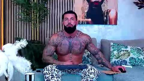 Snapshot of masterkingofmuscle chatting on June 25, 8:08 am masterkingofmuscle online show from June 25, 8:08 am