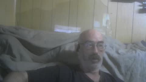 Snapshot of mastermichael24 chatting on April 1, 3:42 pm mastermichael24 online show from April 1, 3:42 pm