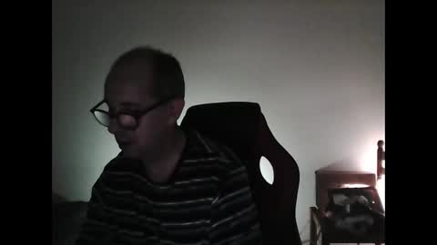 Snapshot of mat11efou chatting on May 8, 2:06 am mat11efou online show from May 8, 2:06 am