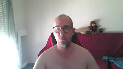 Snapshot of mat11efou chatting on May 24, 1:49 pm mat11efou online show from May 24, 1:49 pm