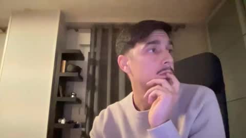 Snapshot of matahavi chatting on December 21, 8:27 pm Aaron online show from December 21, 8:27 pm