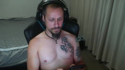 Snapshot of matchy666 chatting on December 19, 7:18 am Matchy online show from December 19, 7:18 am