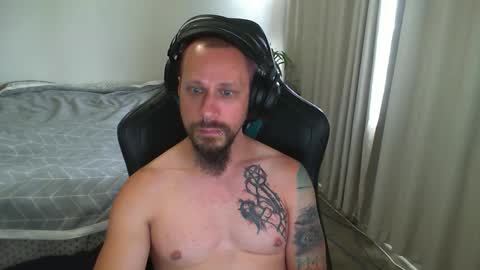 Snapshot of matchy666 chatting on January 2, 2:33 am Matchy online show from January 2, 2:33 am