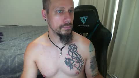 Snapshot of matchy666 chatting on February 11, 12:06 am Matchy online show from February 11, 12:06 am